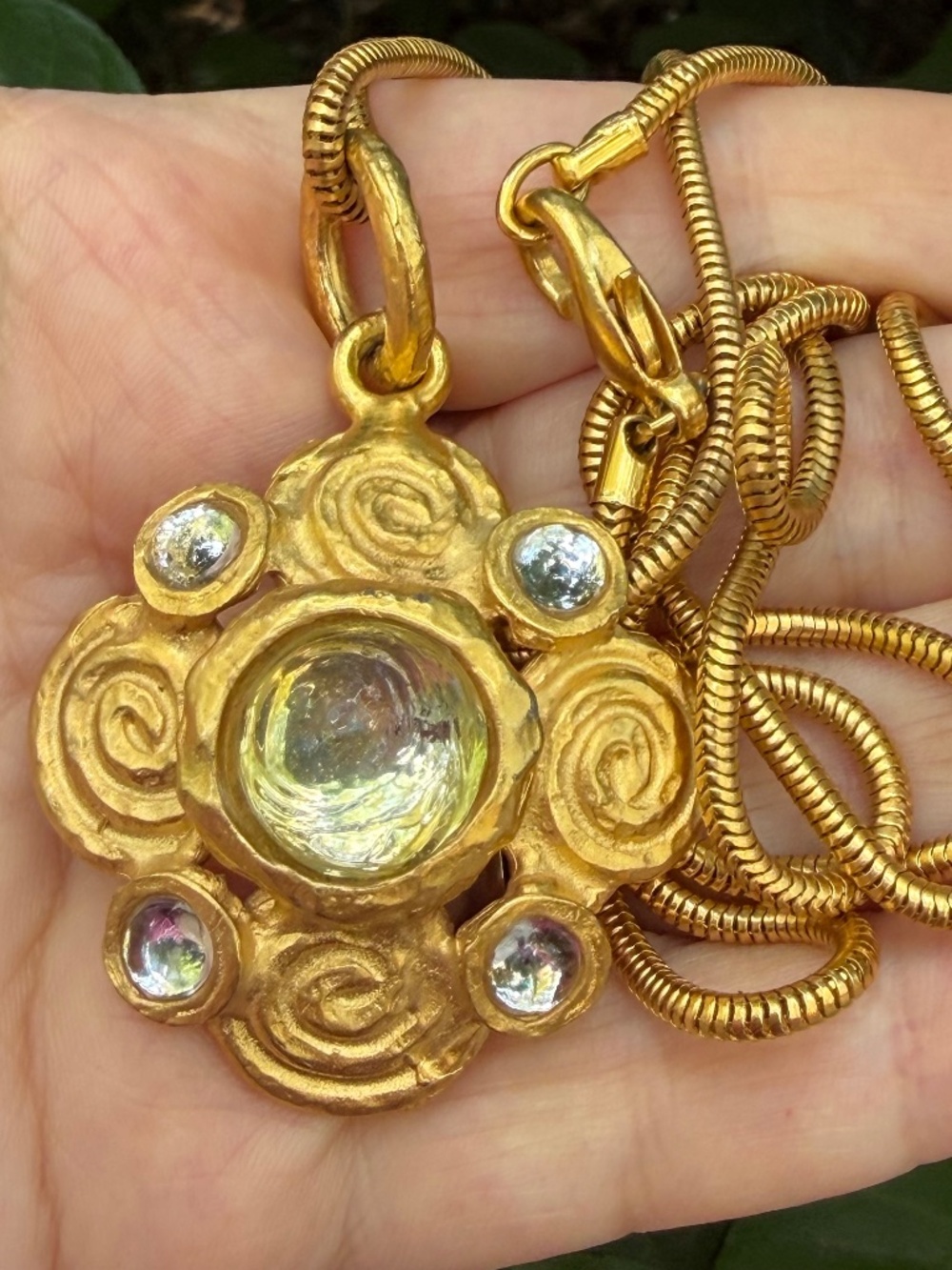 R J GRAZIANO LARGE LIGHT GREEN CABOCHON FLOWER PENDANT LONG SNAKE CHAIN NECKLACE